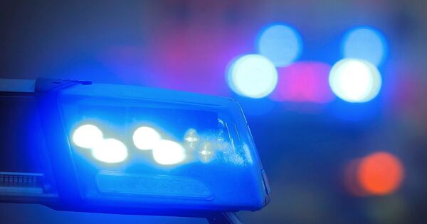 Beide Autofahrerinnen wollen bei Grün gefahren sein. Die Polizei ermittelt. Beide Autofahrerinnen wollen bei Grün gefahren sein. Die Polizei ermittelt.