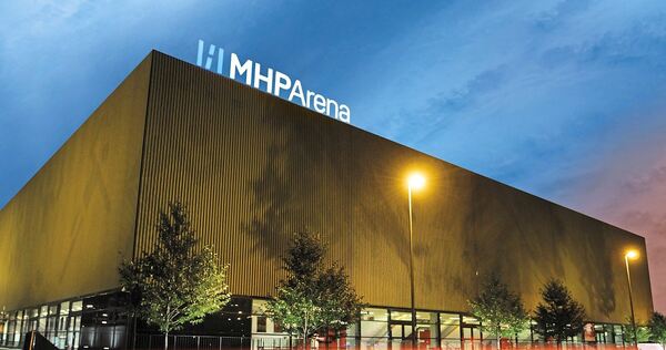 Korbleger und Rote Wurst: Die MHP-Arena zieht zu den Heimspielen der MHP Riesen Ludwigsburg Tausende Fans an. Damit sie noch meh Korbleger und Rote Wurst: Die MHP-Arena zieht zu den Heimspielen der MHP Riesen Ludwigsburg Tausende Fans an. Damit sie noch mehr vom Spiel und dem Drumherum haben, geht der Verein mit einer Innovation Arena auf Ideensuche.