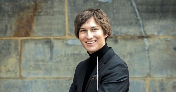 Debüt mit den Stuttgarter Philharmonikern: Aurel Dawidiuk. Debüt mit den Stuttgarter Philharmonikern: Aurel Dawidiuk.
