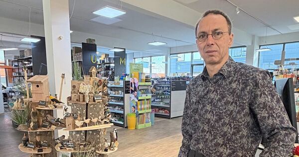 Sein Unternehmen Scharr Büro feiert 90-jähriges Bestehen – doch der Korntaler Inhaber Thomas Scharr blickt mit Sorge auf den Onl Sein Unternehmen Scharr Büro feiert 90-jähriges Bestehen – doch der Korntaler Inhaber Thomas Scharr blickt mit Sorge auf den Online-Boom und das schleichende Verschwinden des stationären Handels.