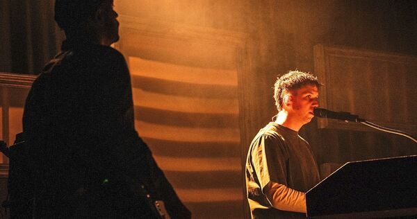 Die Ausfahrt zum Deutschpopstar rechts liegen gelassen: Betterov im Witzemann. Die Ausfahrt zum Deutschpopstar rechts liegen gelassen: Betterov im Witzemann.