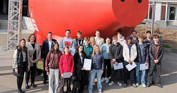 Heute noch Ludwigsburg, morgen vielleicht die Wall Street: Die Siegerteams beim Planspiel Börse wurden von der Kreissparkasse Lu Heute noch Ludwigsburg, morgen vielleicht die Wall Street: Die Siegerteams beim Planspiel Börse wurden von der Kreissparkasse Ludwigsburg geehrt.