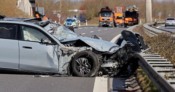 Wirtschaftsminister von MV bei Autounfall verletzt Wirtschaftsminister von MV bei Autounfall verletzt