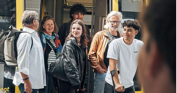 Zufriedene Fahrgäste – das ist laut Umfrage die überwiegende Meinung im Land. Ganz so positiv fallen die Werte bei einem genauen Zufriedene Fahrgäste – das ist laut Umfrage die überwiegende Meinung im Land. Ganz so positiv fallen die Werte bei einem genauen Blick aber nicht aus.