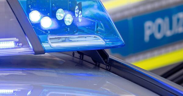 Die Polizei sucht Zeugen zu dem Vorfall. Die Polizei sucht Zeugen zu dem Vorfall.