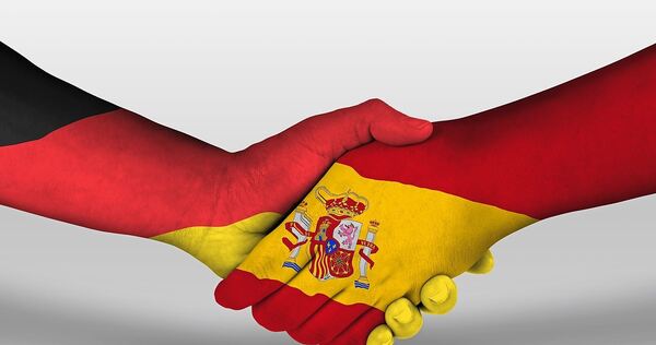 Schon seit Jahren gibt es einen Austausch zwischen deutschen und spanischen Schülern. Das wird nun mit der Freundschaftsvereinba Schon seit Jahren gibt es einen Austausch zwischen deutschen und spanischen Schülern. Das wird nun mit der Freundschaftsvereinbarung auf eine neue Ebene gehoben.