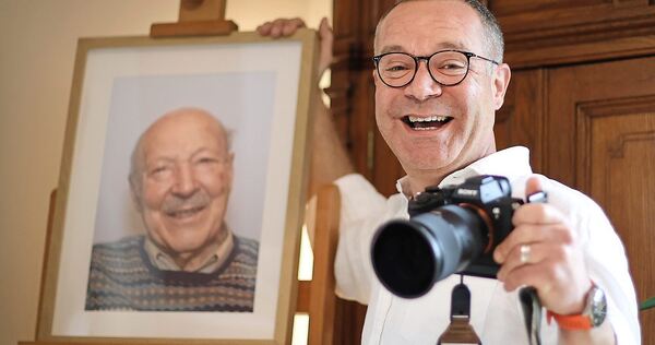 Andreas Mattes aus Ochsenbach ist von den Biografien älterer Menschen fasziniert und will diese für die Nachwelt bewahren. Foto: Andreas Mattes aus Ochsenbach ist von den Biografien älterer Menschen fasziniert und will diese für die Nachwelt bewahren.