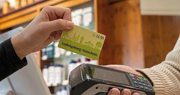Der neue Ludwigsburg-Gutschein hat Kreditkartengröße. Der neue Ludwigsburg-Gutschein hat Kreditkartengröße.