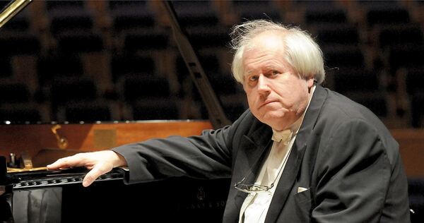 Ein wahrer Meisterpianist: Grigory Sokolov. Ein wahrer Meisterpianist: Grigory Sokolov.