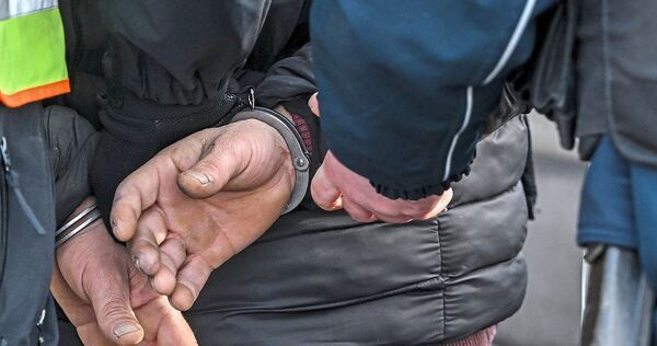 Die Polizei hat einen mutmaßlichen Brandstifter festgenommen. Die Polizei hat einen mutmaßlichen Brandstifter festgenommen.