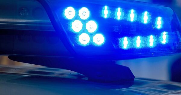 Blaulicht eines Polizeifahrzeugs. Blaulicht eines Polizeifahrzeugs.