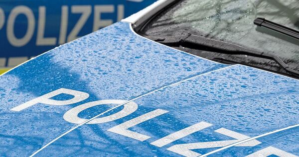 Die Polizei sucht Zeugen. Die Polizei sucht Zeugen.