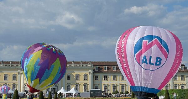 Das Festival Ballonblühen hat am Freitagnachmittag bei schönstem Wetter begonnen. Das Festival Ballonblühen hat am Freitagnachmittag bei schönstem Wetter begonnen.