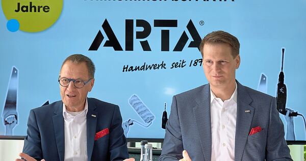 Seniorchef Ulrich Kraft und Sohn Sebastian, der die Arta-Gruppe seit 2021 als Geschäftsführer leitet. Seniorchef Ulrich Kraft und Sohn Sebastian, der die Arta-Gruppe seit 2021 als Geschäftsführer leitet.