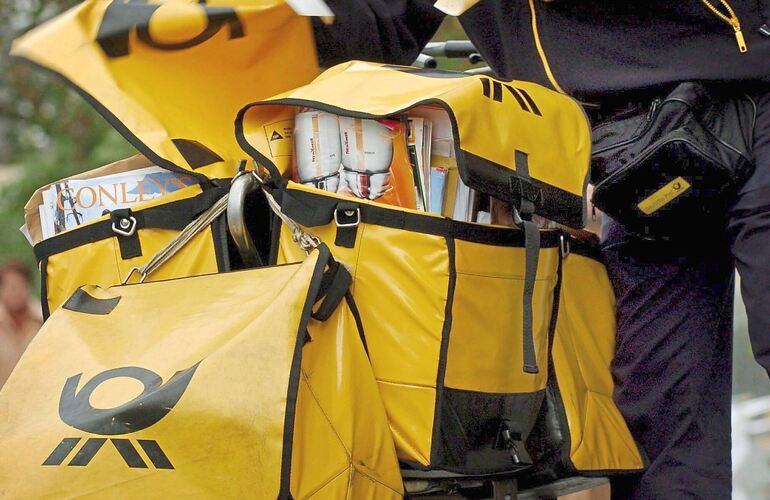 Anstatt die Post auszutragen, hat ein 38-Jähriger aus Ludwigsburg Briefe in den Müll geworfen. Anstatt die Post auszutragen, hat ein 38-Jähriger aus Ludwigsburg Briefe in den Müll geworfen.