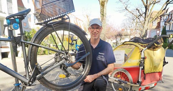 Markus Schneid hat eine mobile Fahrradwerkstatt. Markus Schneid hat eine mobile Fahrradwerkstatt.