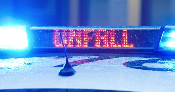 Ein Unfall am frühen Abend hat die Polizei auf den Plan gerufen. Ein Unfall am frühen Abend hat die Polizei auf den Plan gerufen.