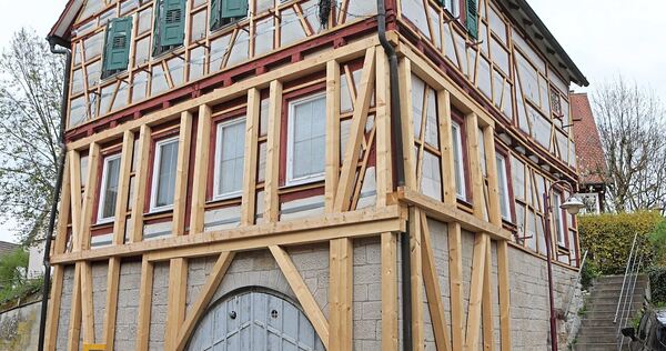 Was ist im Oktober auf dieser Baustelle in Häfnerhaslach passiert? Noch bringt der Prozess um versuchten Mord kein Licht ins Dun Was ist im Oktober auf dieser Baustelle in Häfnerhaslach passiert? Noch bringt der Prozess um versuchten Mord kein Licht ins Dunkel.