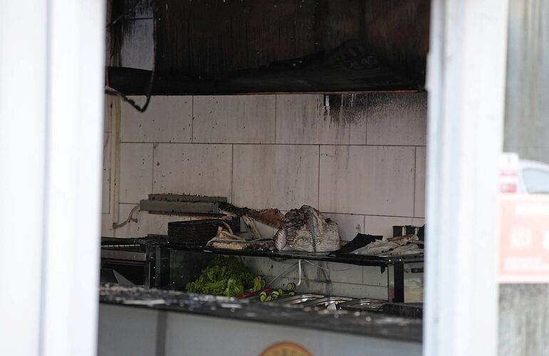 Der Brand ist offenbar in der Küche ausgebrochen. Der Brand ist offenbar in der Küche ausgebrochen.