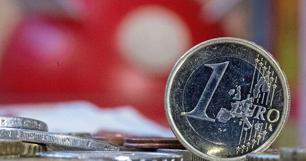 Jeden Euro zweimal umdrehen: Diese Devise gilt jetzt auch im einst reichen Ditzingen. Jeden Euro zweimal umdrehen: Diese Devise gilt jetzt auch im einst reichen Ditzingen.