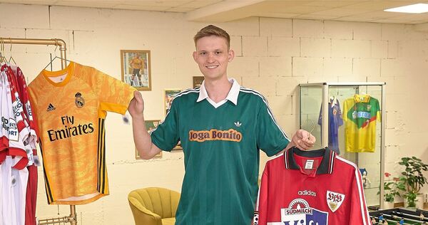 Welches Trikot hätten Sie denn gerne? Uwe Düding zeigt Vintage-Leibchen des VfB Stuttgart und von Real Madrid. Welches Trikot hätten Sie denn gerne? Uwe Düding zeigt Vintage-Leibchen des VfB Stuttgart und von Real Madrid.