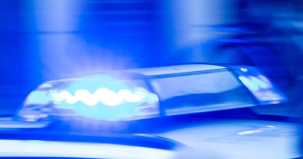 Fahrer entzieht sich Polizeikontrolle Fahrer entzieht sich Polizeikontrolle