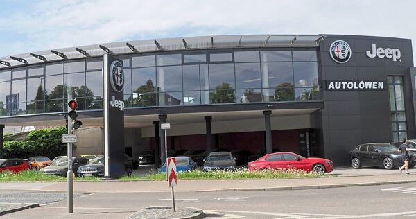 Bild aus besseren Tagen: Die Jeep-Niederlassung der Autolöwen GmbH wird Ende des Monats geschlossen. Bild aus besseren Tagen: Die Jeep-Niederlassung der Autolöwen GmbH wird Ende des Monats geschlossen.