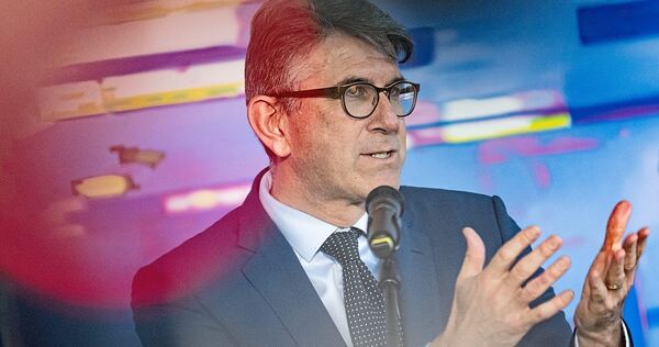 Wolfram Weimer ist in der Bundesregierung Staatsminister für Kultur und Medien. Der Verleger, Publizist und Unternehmer ist part Wolfram Weimer ist in der Bundesregierung Staatsminister für Kultur und Medien. Der Verleger, Publizist und Unternehmer ist parteilos, gilt aber als konservativ.