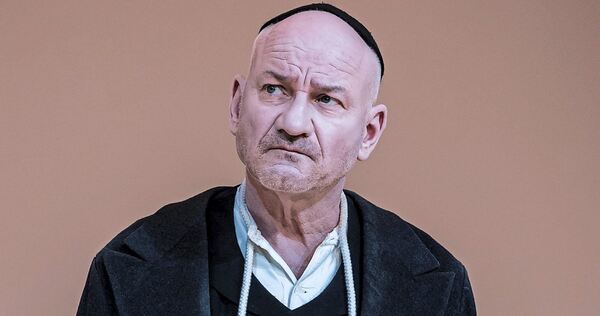 Stefan Eichberg verkörpert Nathan eindrücklich in seiner moralischen Stärke und letztlich religiösen Toleranz. Stefan Eichberg verkörpert Nathan eindrücklich in seiner moralischen Stärke und letztlich religiösen Toleranz.