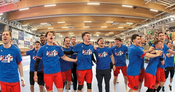 Große Freude über den Aufstieg bei den Handballern der SG BBM Bietigheim. Große Freude über den Aufstieg bei den Handballern der SG BBM Bietigheim.