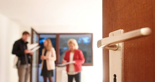 Fast 300 Euro Miete mehr im Monat? Betroffene wie in Remseck müssen nicht jeden Preis auf den Tisch blättern. Fast 300 Euro Miete mehr im Monat? Betroffene wie in Remseck müssen nicht jeden Preis auf den Tisch blättern.