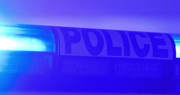 Die Polizei bittet Zeugen, insbesondere die unbekannte Person auf dem motorisierten Zweirad, sich zu melden Die Polizei bittet Zeugen, insbesondere die unbekannte Person auf dem motorisierten Zweirad, sich zu melden