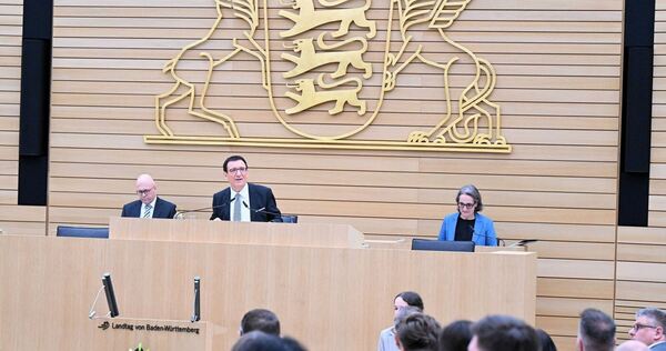 Konstituierende Sitzung des Landtags von Baden-Württemberg Konstituierende Sitzung des Landtags von Baden-Württemberg