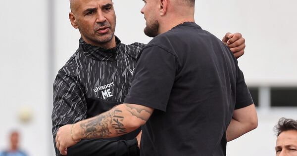 Mario Estasi (links) und SGV-Coach Kushtrim Lushtaku. Foto: Baumann Mario Estasi (links) und SGV-Coach Kushtrim Lushtaku.