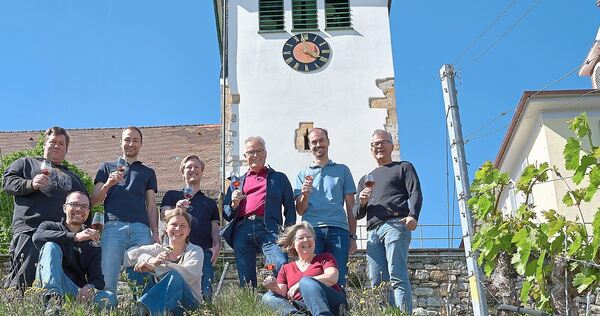 Wengerter auf dem Hohenhaslacher Kirchberg: An diesem Wochenende laden sieben Betriebe zum Tag der Weingüter ein. Wengerter auf dem Hohenhaslacher Kirchberg: An diesem Wochenende laden sieben Betriebe zum Tag der Weingüter ein.