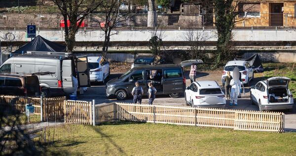 Toter in Auto entdeckt – Hinweise auf Fremdverschulden Toter in Auto entdeckt – Hinweise auf Fremdverschulden