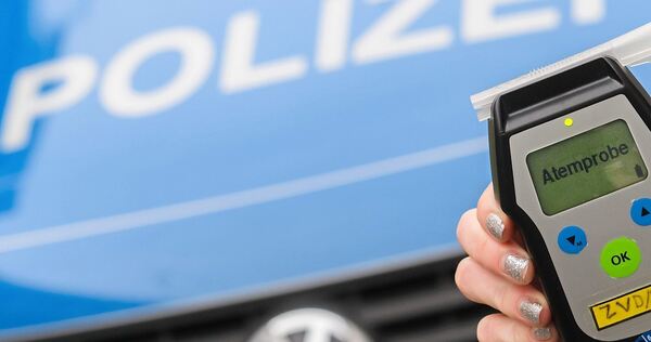 Beim Porschefahrer konnte Alkohol festgestellt werden. Beim Porschefahrer konnte Alkohol festgestellt werden.