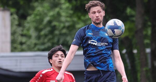 Vier Tore steuert Daniel Divkovic (rechts) beim Kantersieg von Croatia Bietigheim bei. Vier Tore steuert Daniel Divkovic (rechts) beim Kantersieg von Croatia Bietigheim bei.