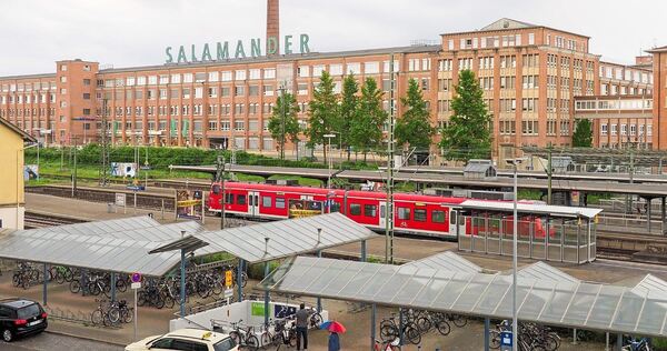 Am Kornwestheimer Bahnhof wurde der Tatverdächtige festgenommen. Am Kornwestheimer Bahnhof wurde der Tatverdächtige festgenommen.
