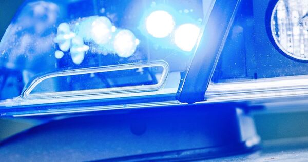 Polizeifahrzeug im Einsatz. Polizeifahrzeug im Einsatz.