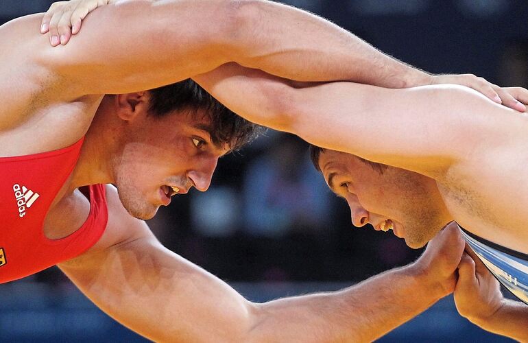Zwei Ringer im Infight: Die Sportart ist seit der Antike olympisch. In Kornwestheim hat Yasar Demir die Ringerjugend der Skizunf Zwei Ringer im Infight: Die Sportart ist seit der Antike olympisch. In Kornwestheim hat Yasar Demir die Ringerjugend der Skizunft groß gemacht – doch jetzt ist er fristlos raus.