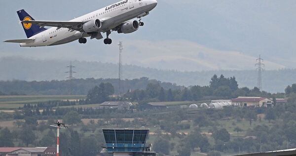 Ab Stuttgart fliegen nun keine Flugzeuge mehr nach Frankfurt. Ab Stuttgart fliegen nun keine Flugzeuge mehr nach Frankfurt.