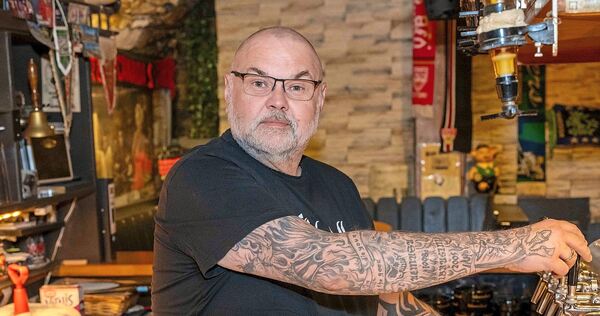 Sascha Hodzic alias Hoss ist seit zehn Jahren Wirt des Kleinsachsenheimer Ratskellers. Sascha Hodzic alias Hoss ist seit zehn Jahren Wirt des Kleinsachsenheimer Ratskellers.