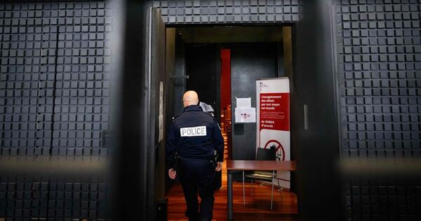 Lebenslange Haft in Frankreich für deutschen «Maskenmann» Lebenslange Haft in Frankreich für deutschen «Maskenmann»