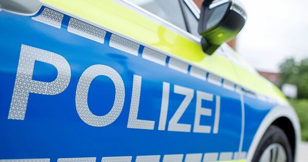 Die Polizei sucht Zeugen. Die Polizei sucht Zeugen.