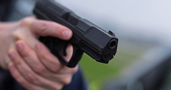 Ende April fallen in der Ludwigsburger Oststadt Schüsse, Ziel waren offenbar zwei Männer, getroffen indes wurde lediglich ein Au Ende April fallen in der Ludwigsburger Oststadt Schüsse, Ziel waren offenbar zwei Männer, getroffen indes wurde lediglich ein Auto.