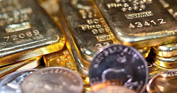 Die Betrüger nahmen von der Gerlingerin Münzen im Wert von mehreren Tausend Euro entgegen. Die Betrüger nahmen von der Gerlingerin Münzen im Wert von mehreren Tausend Euro entgegen.