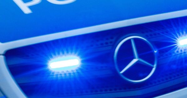 Die Polizei bittet um Hinweise. Die Polizei bittet um Hinweise.