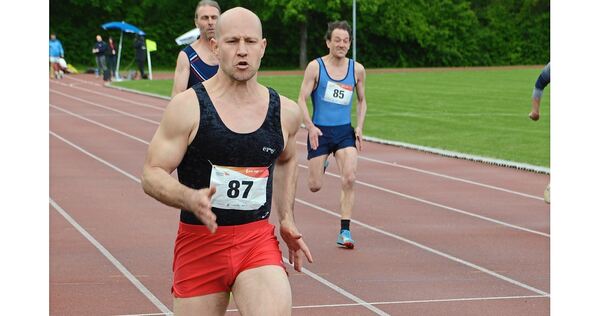 Michael Schlumberger läuft die 100 Meter. Michael Schlumberger läuft die 100 Meter.