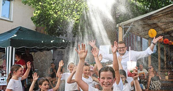 Abkühlung war gefragt beim Fleckenfest. Abkühlung war gefragt beim Fleckenfest.